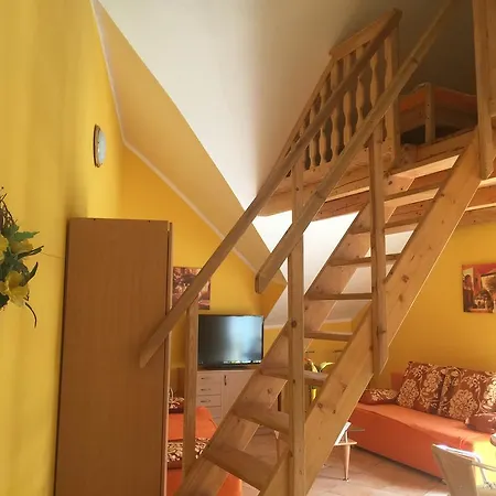 Zielony Domek بيت ضيافة 3*